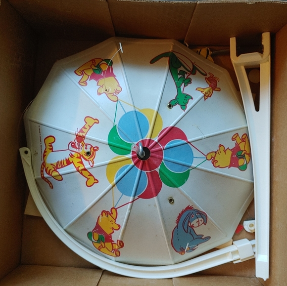 Vintage Winnie the Pooh Musical Crib Mobile - Picture 3 of 6